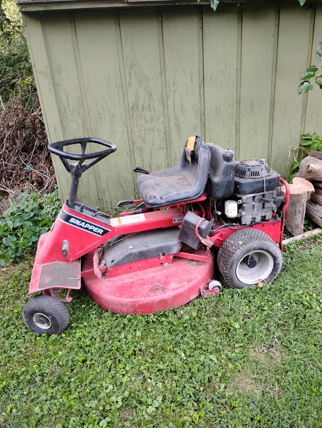 Snapper Riding Mower with Kohler Command 15 Engine