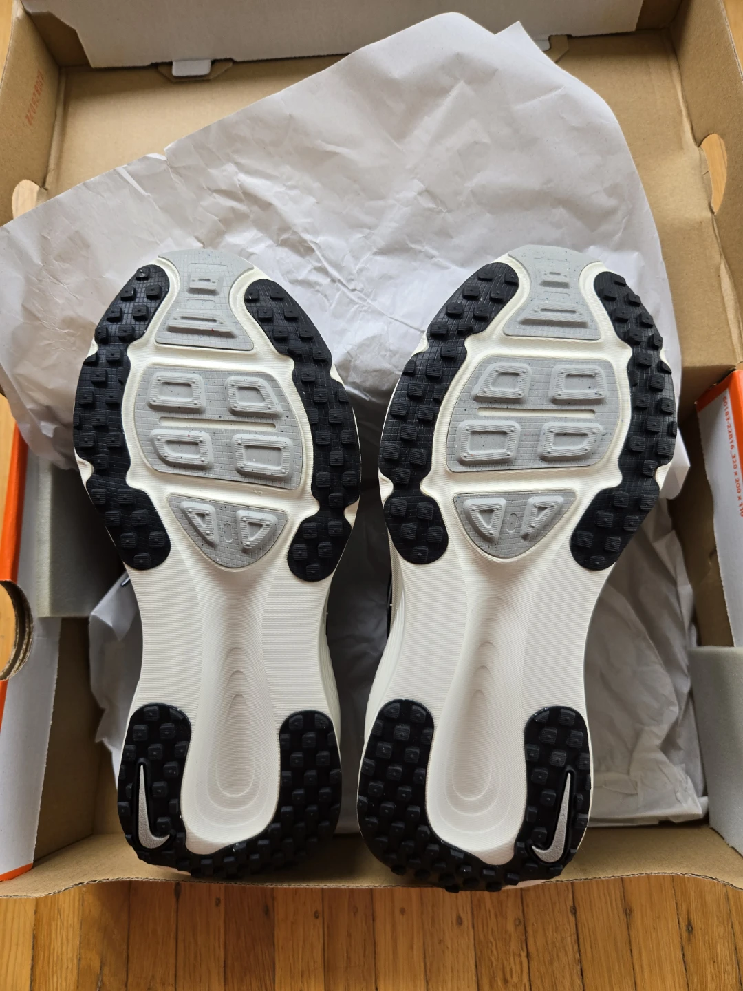 Nike W Zoom Vomero 18 Running Shoes - Black/Summit White - photo 4