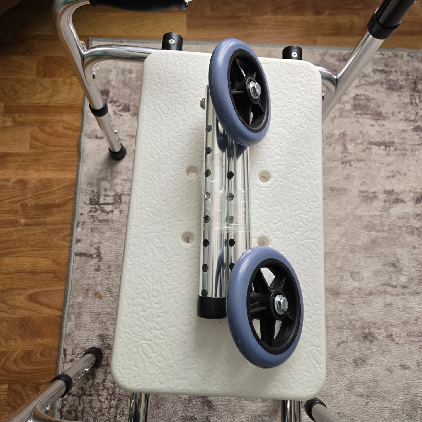Fordable chair New never used - photo 3
