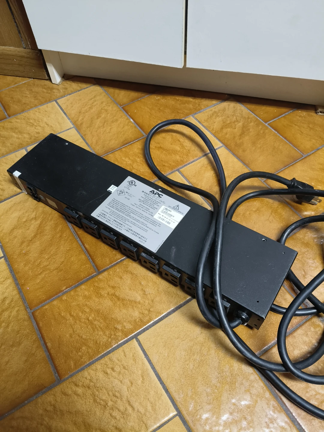 APC Rack Power Distribution Unit - photo 2