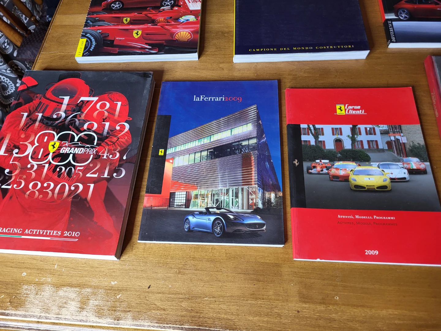 Collection of 12 Ferrari Magazines and Brochures - photo 2