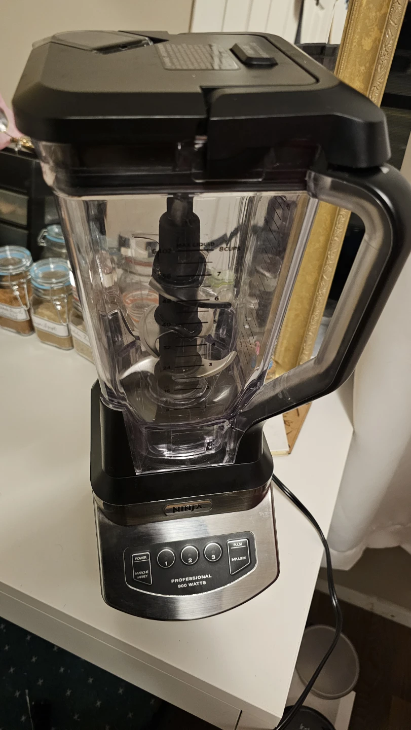 Ninja Professional Blender 900W - 72oz - $50 - photo 2