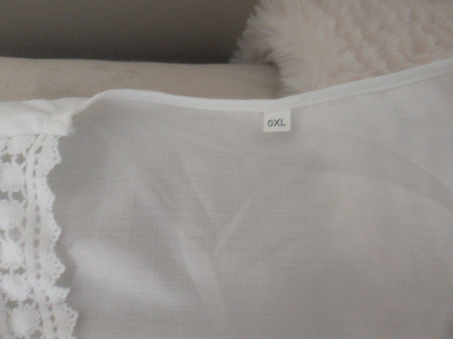 Ladies white brand new blouse- trendy - photo 2