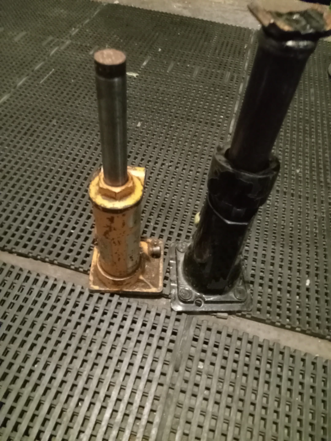 Bottle Jacks - Yellow & Black