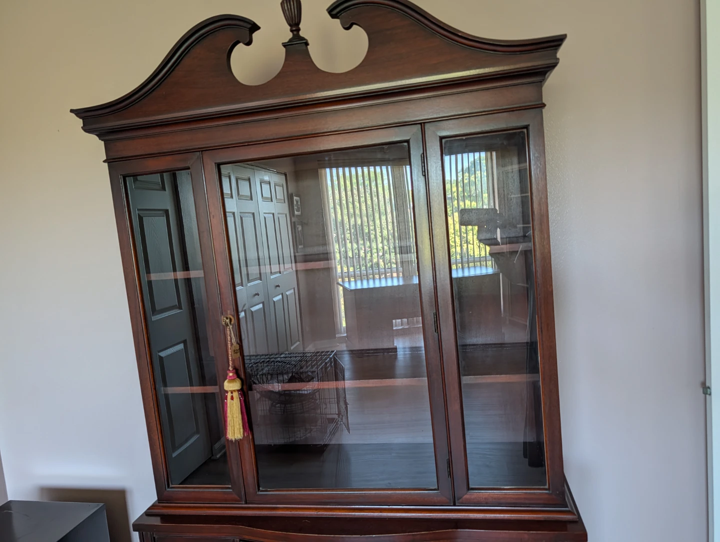 Antique Mahogany Cabinet. - photo 2