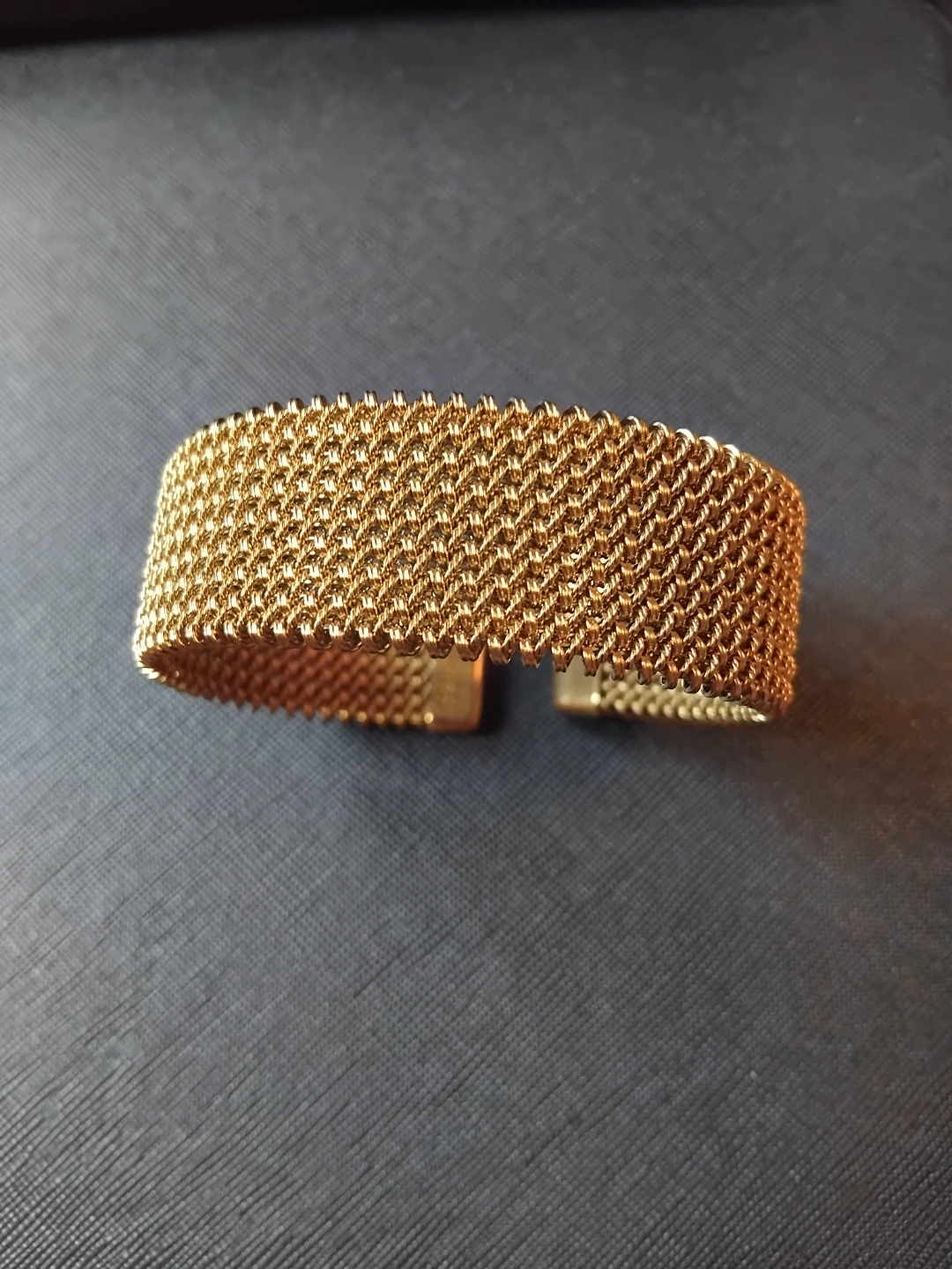 Gold plated mesh bracelet and hoop earring set - photo 3