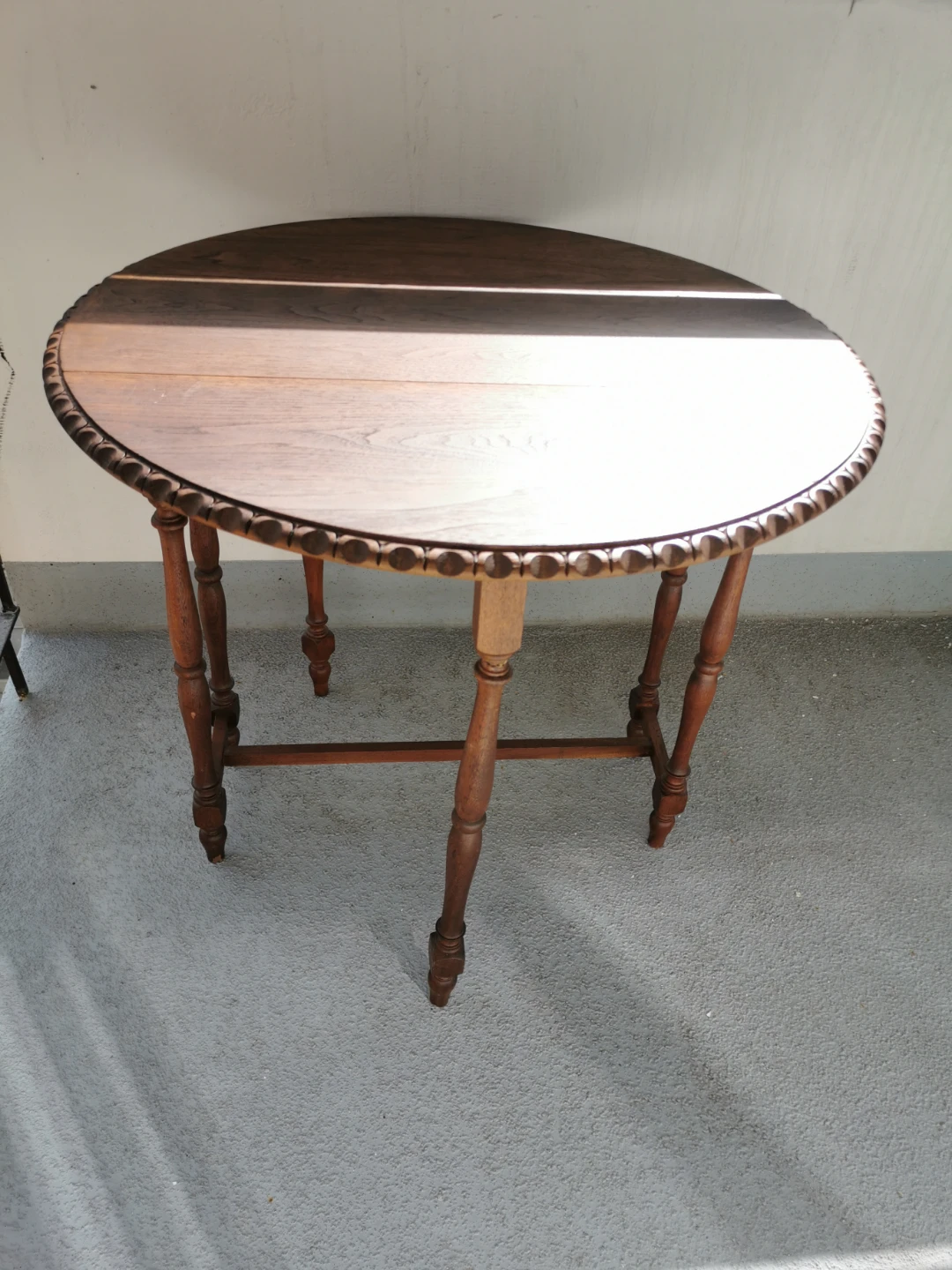 Vintage Gateleg Drop-Leaf Table Turned Legs Decorative Wood Top