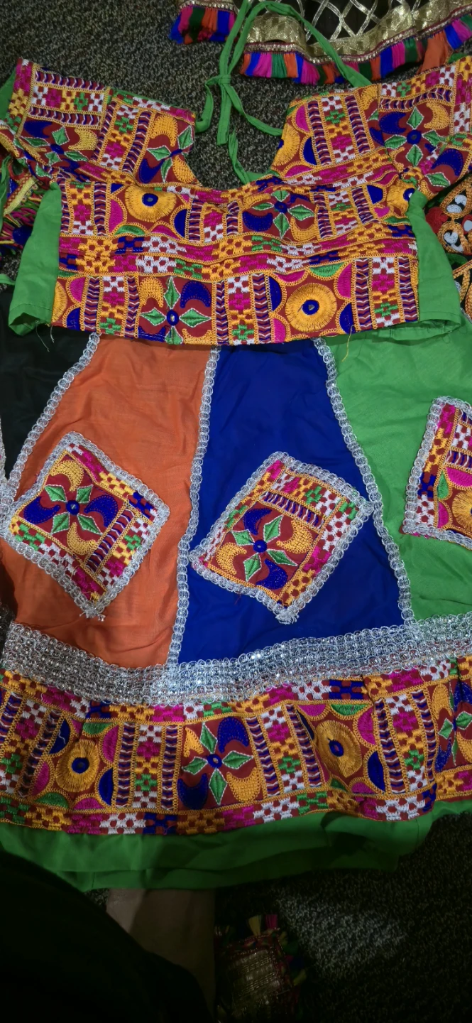 Set of traditional embroidered outfits for kids. - photo 3