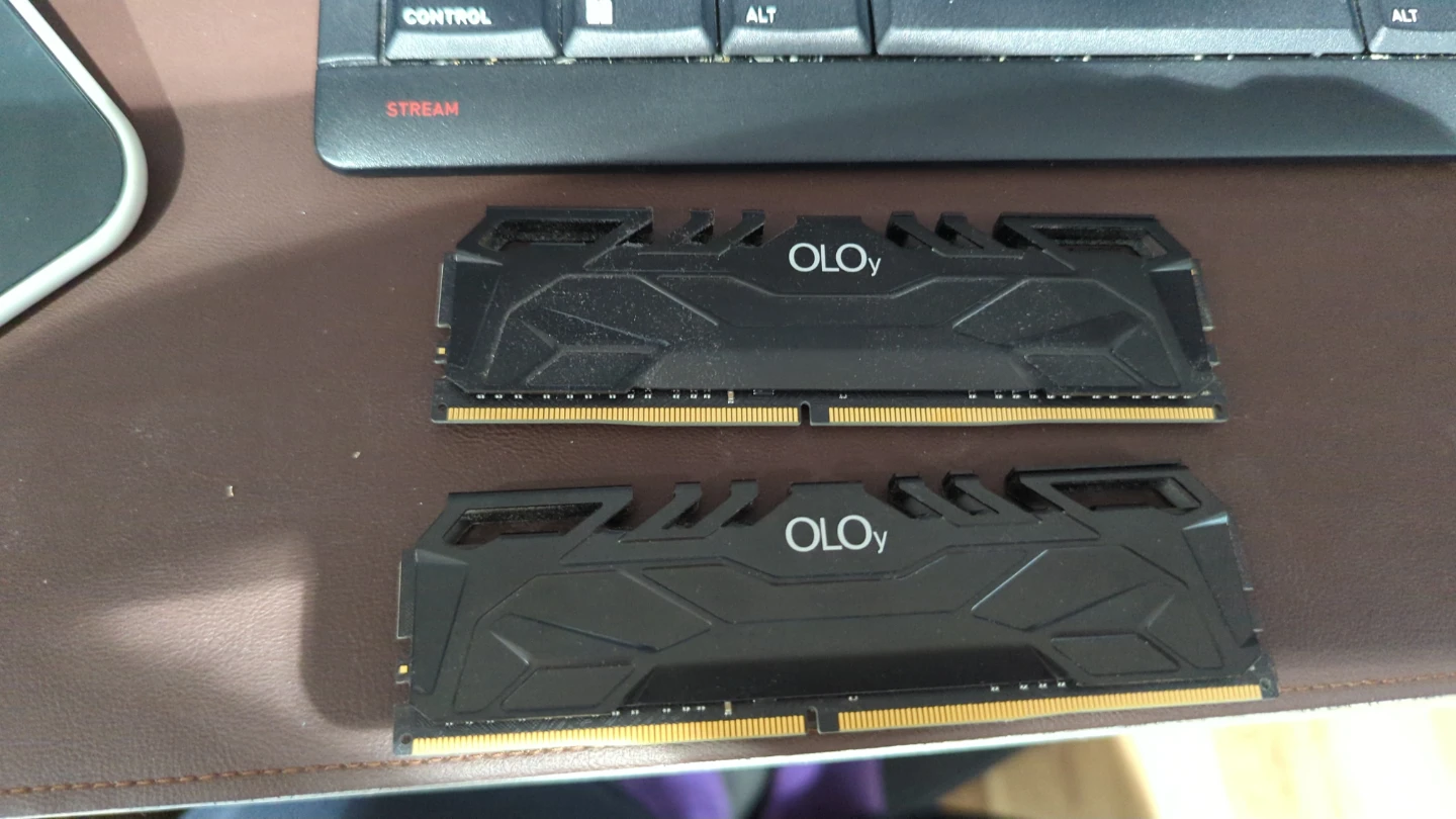 2x OLOy 16GB DDR4 3200 MHz RAM Sticks - photo 2