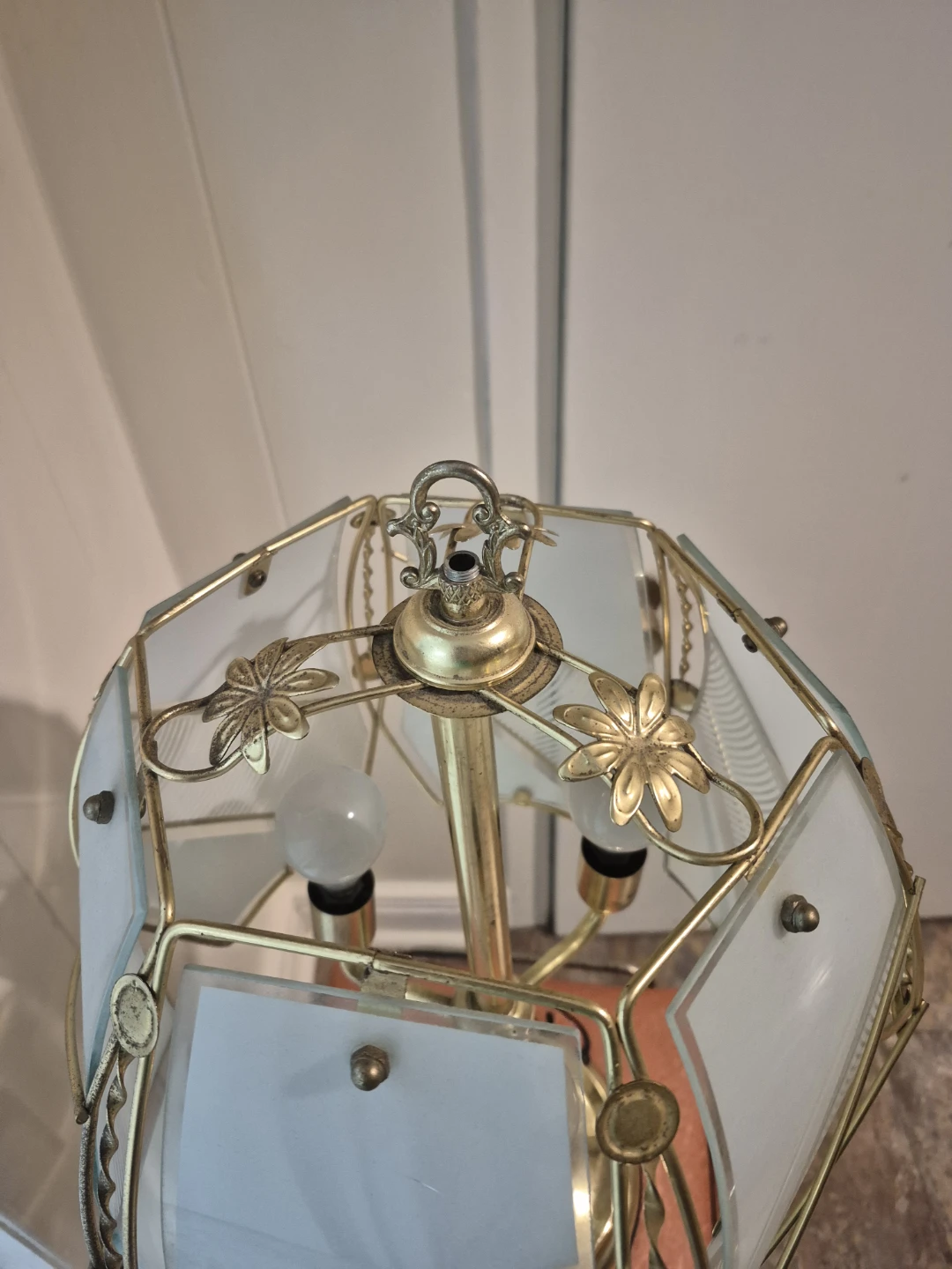 Vintage Brass and Frosted Glass Table Lamp - photo 3