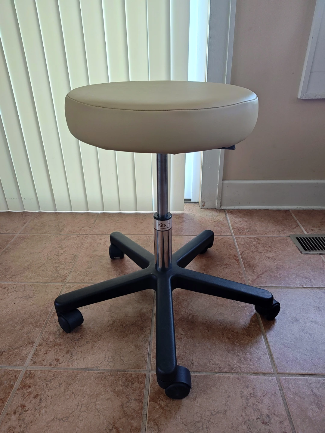 Ritter by Midmark Rolling Stool - photo 2