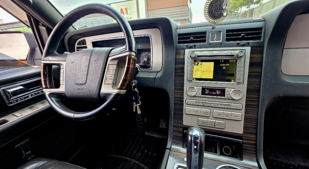 2009 Lincoln Navigator - photo 2