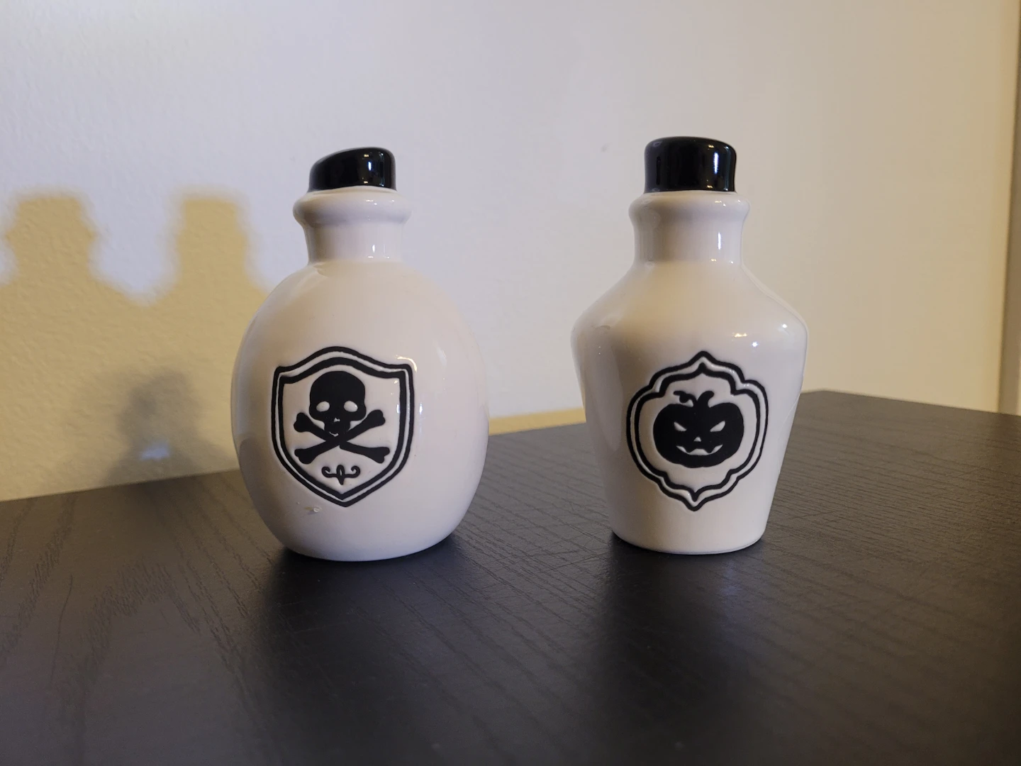 Halloween Salt and Pepper Shaker - photo 3