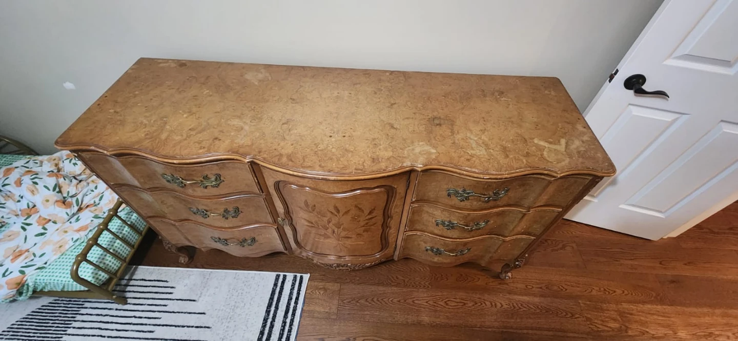 Vintage French Provincial Style Dresser - photo 4