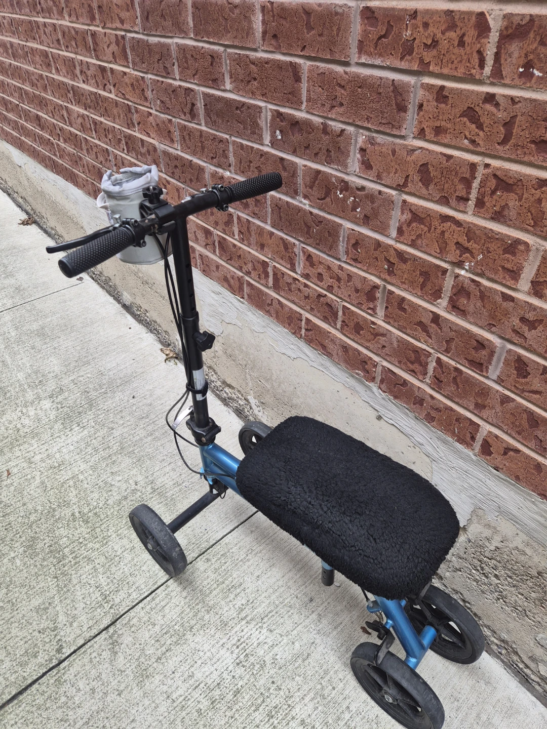 Blue Knee Scooter with Black Pad