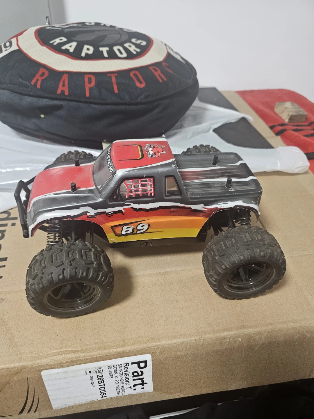 1/16 Scale Electric Tremor Series RC Truck - photo 4