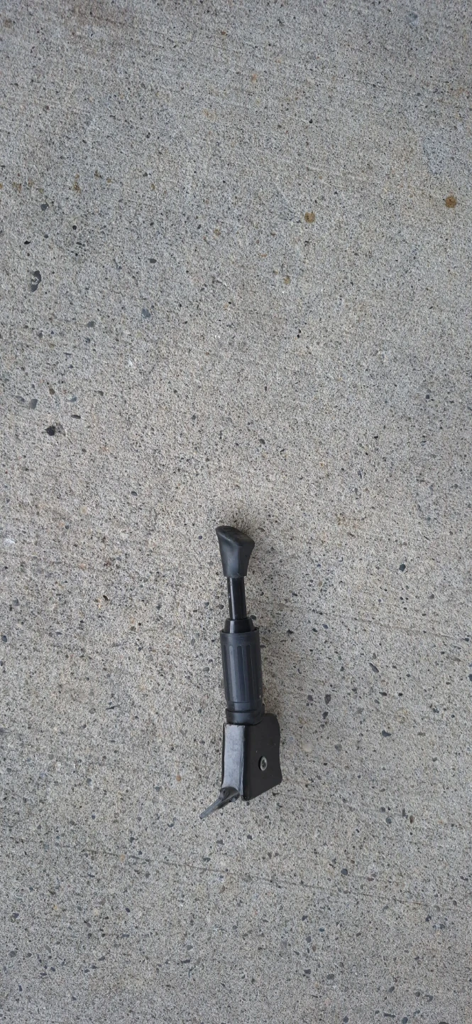 Jetson bolt ebike Kickstand