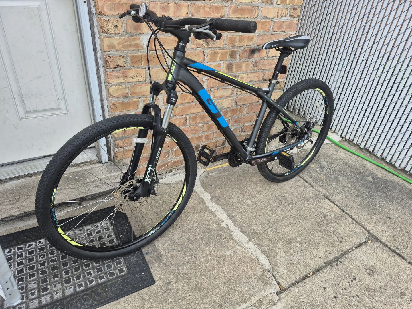 GT Avalanche Comp Mountain Bike