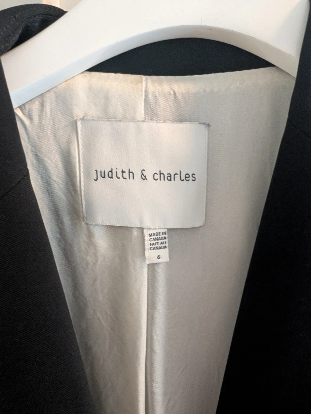 Judith & Charles Black Blazer Size 6 - photo 2
