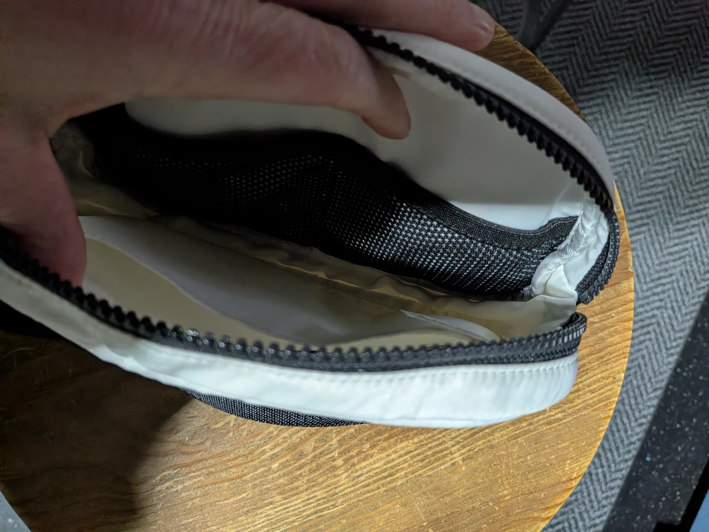 Lululemon Belt Bag - photo 3