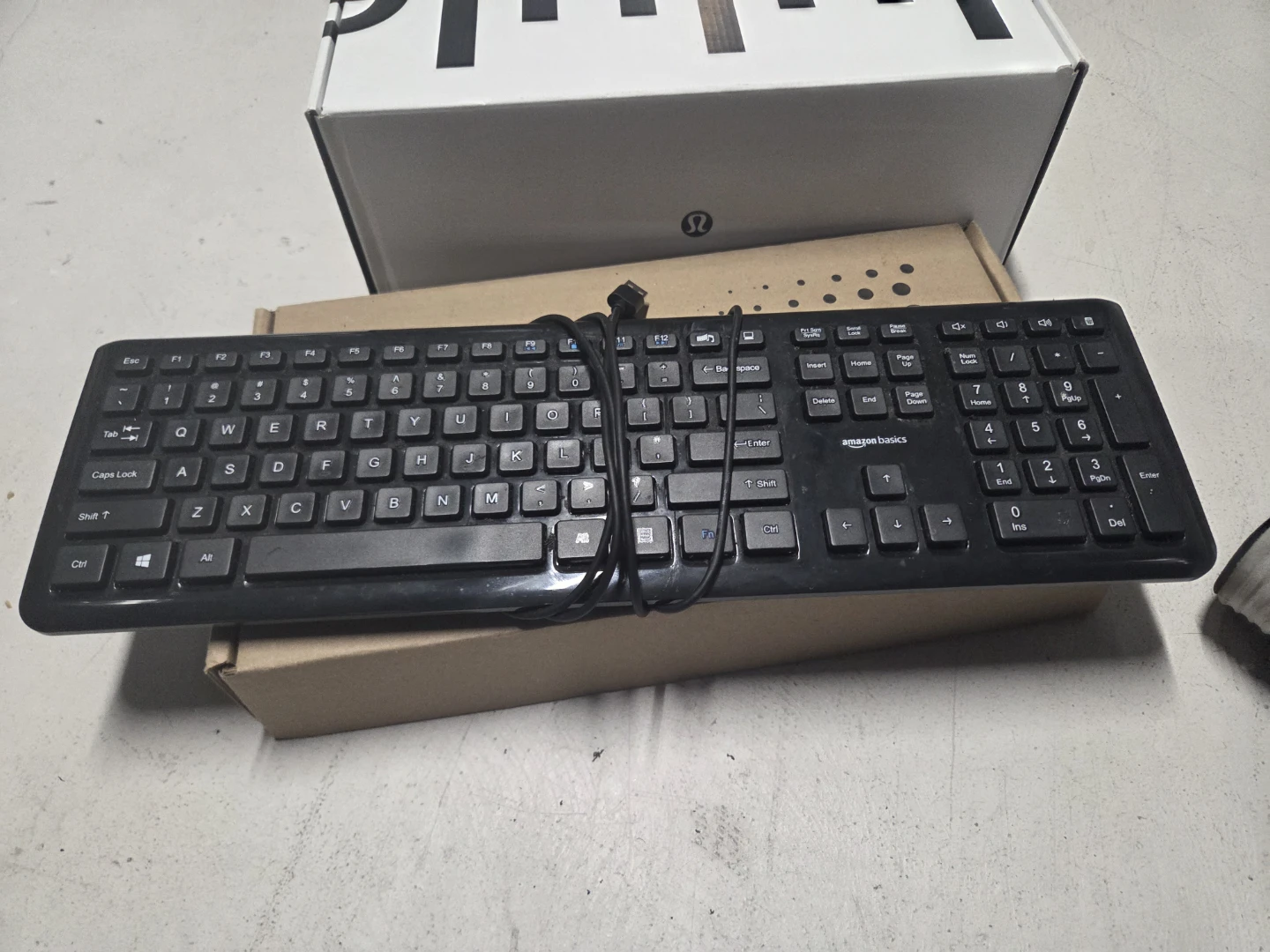 AmazonBasics Wired Keyboard - photo 2