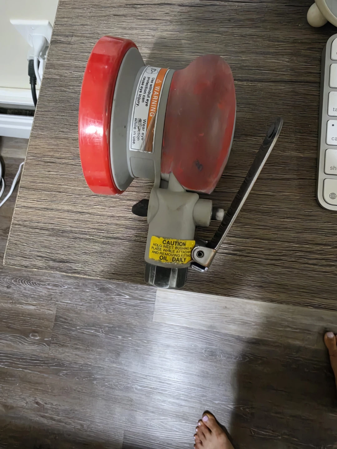 Mac Tools 6" Random Orbital Air Sander (AS60M9) - photo 5