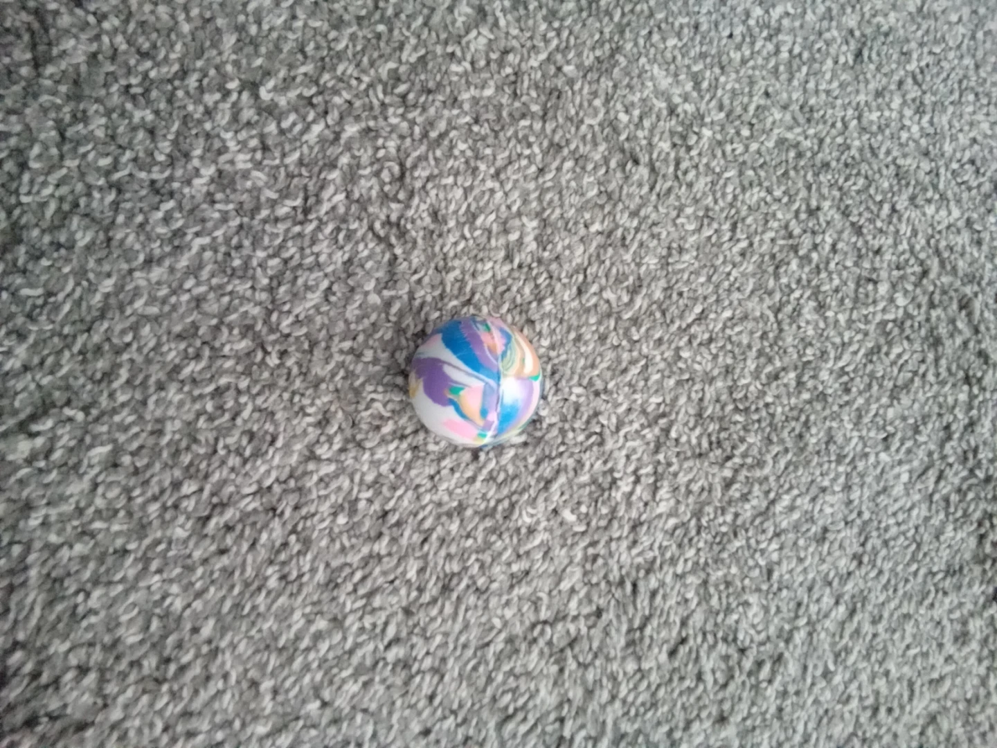Swirled bouncy ball