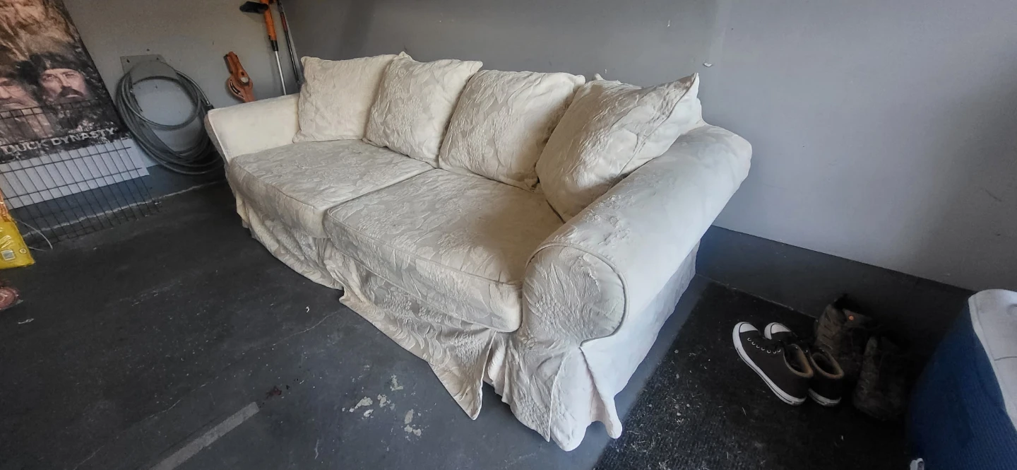 Large White 2-Cushion Sofa - Solid Frame - 90" - photo 2