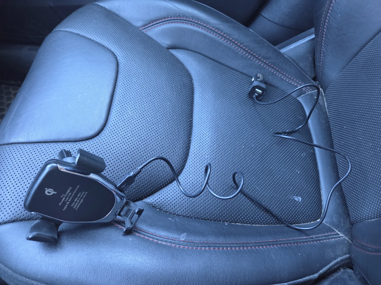 Qi Wireless Car Charging Mount - photo 2