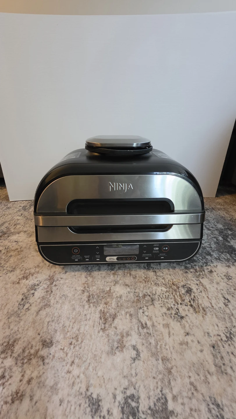 Ninja Foodi Smart XL Air Fryer / Indoor Grill