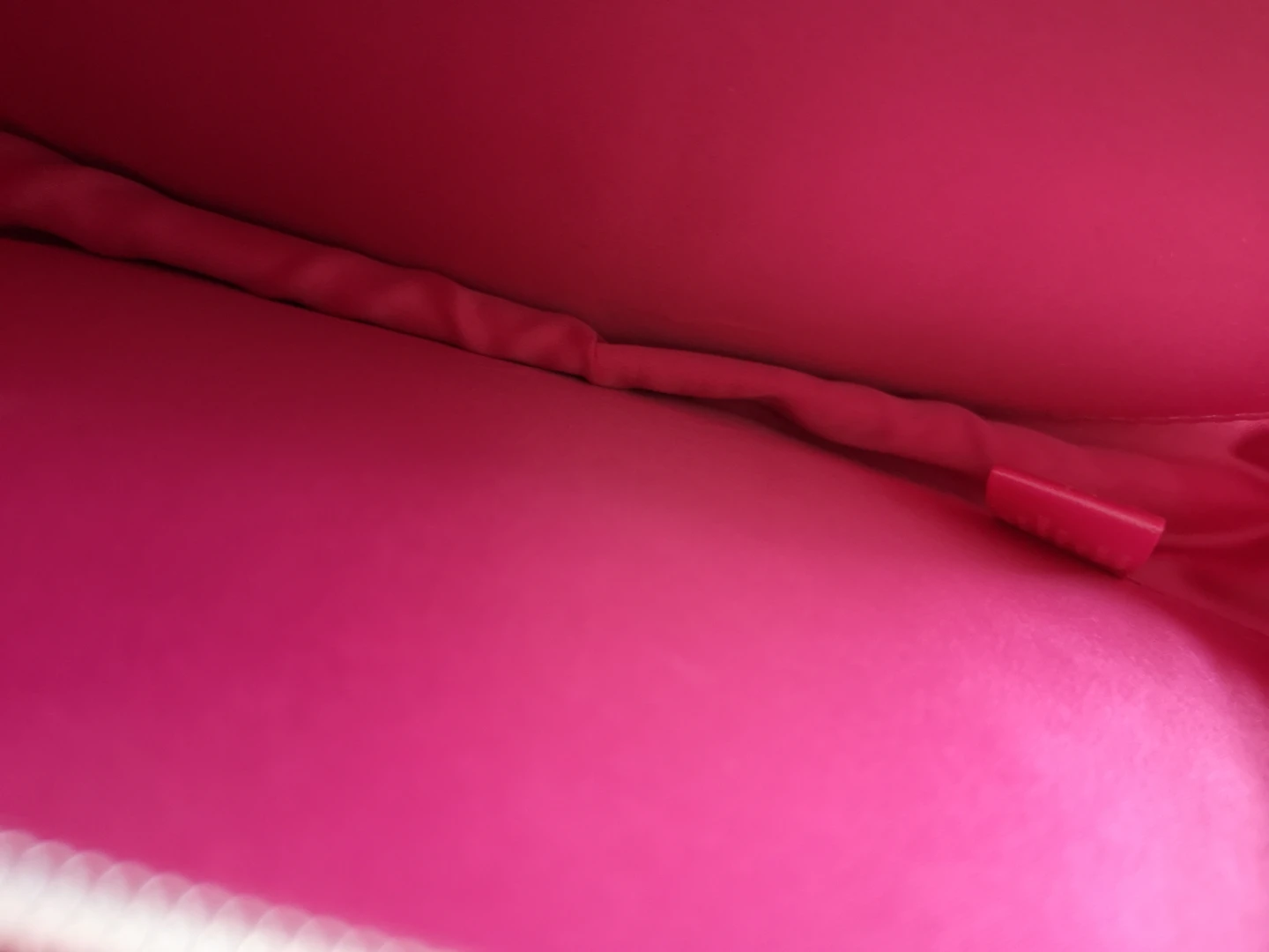 MAC Cosmetics Pink Lip-Shaped Makeup Bag - photo 3