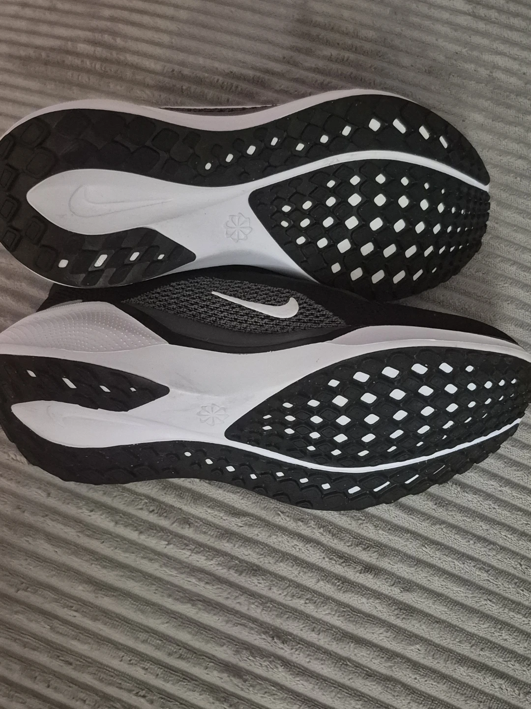 BNIB)Nike Size 7 Air Zoom Pegasus 41Wmns Running Shoes - Black - photo 2