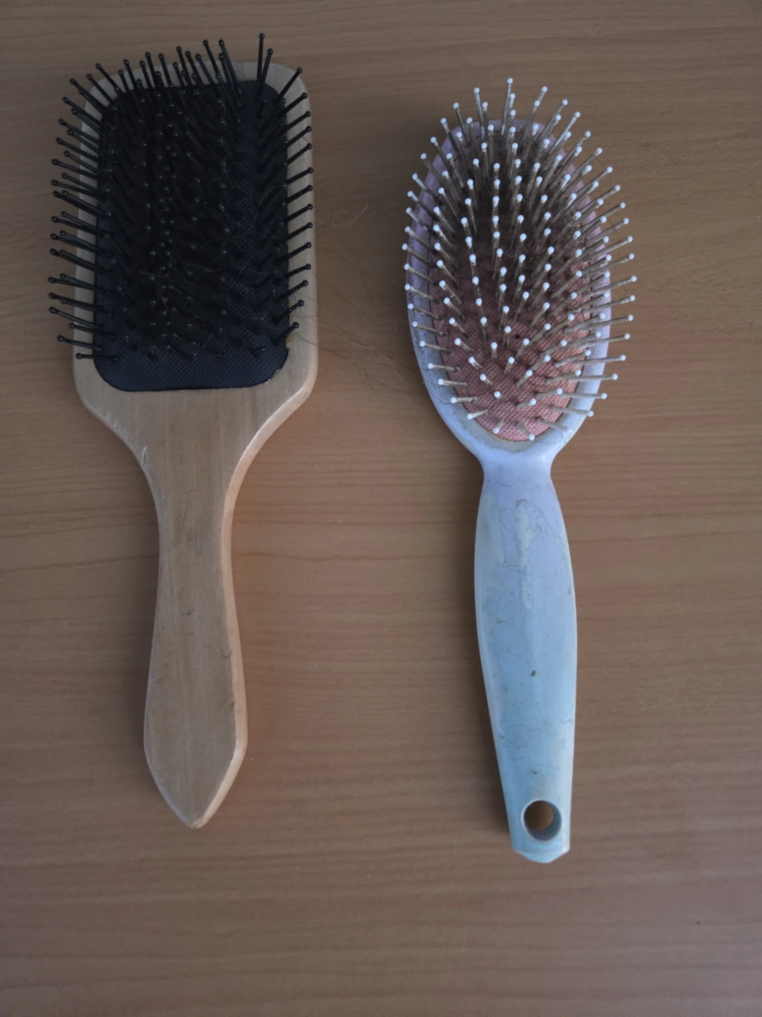 Set of two hairbrushes - photo 3