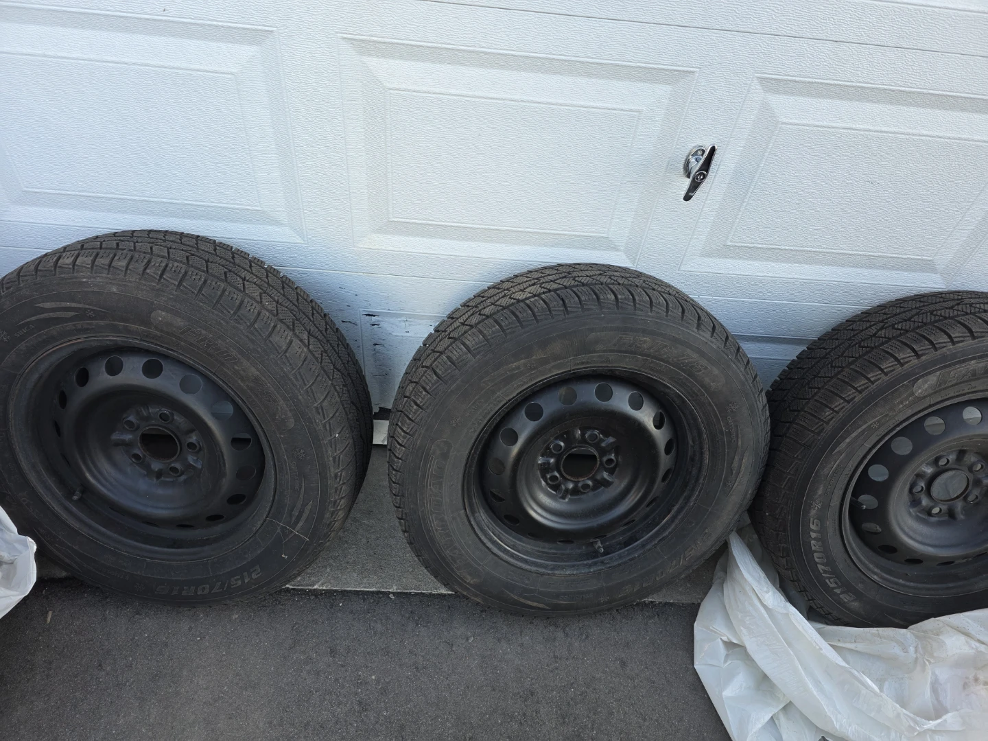 Set of 4 Winter Tires on Steel Rims 215/70R16 - photo 2