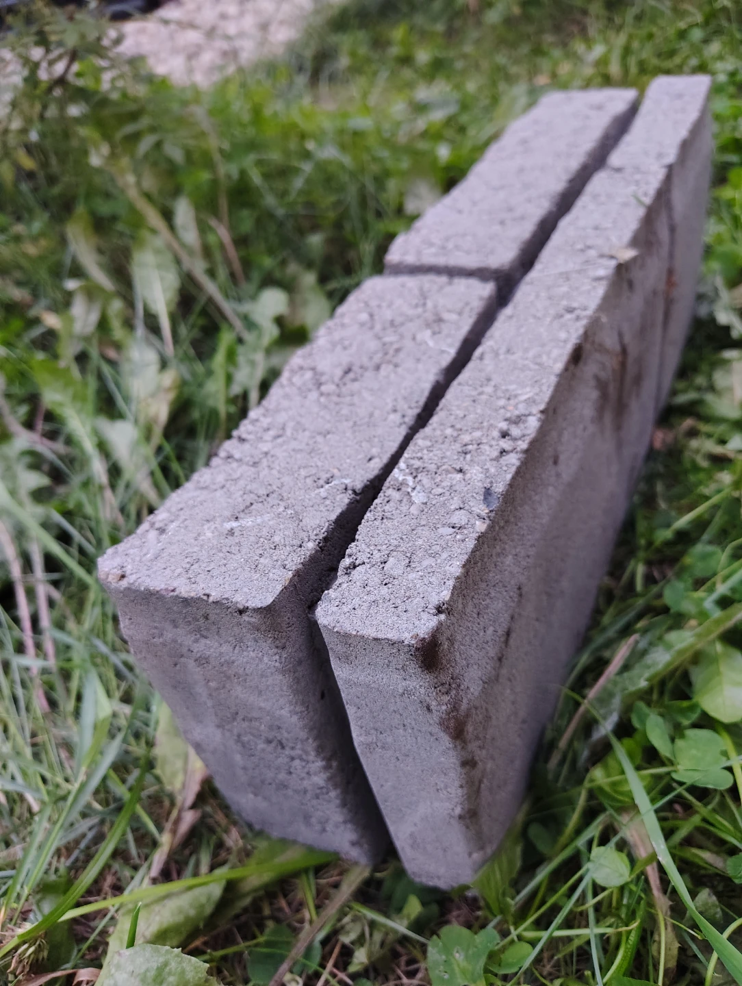 9 Landscape edging/retaining wall blocks - photo 5