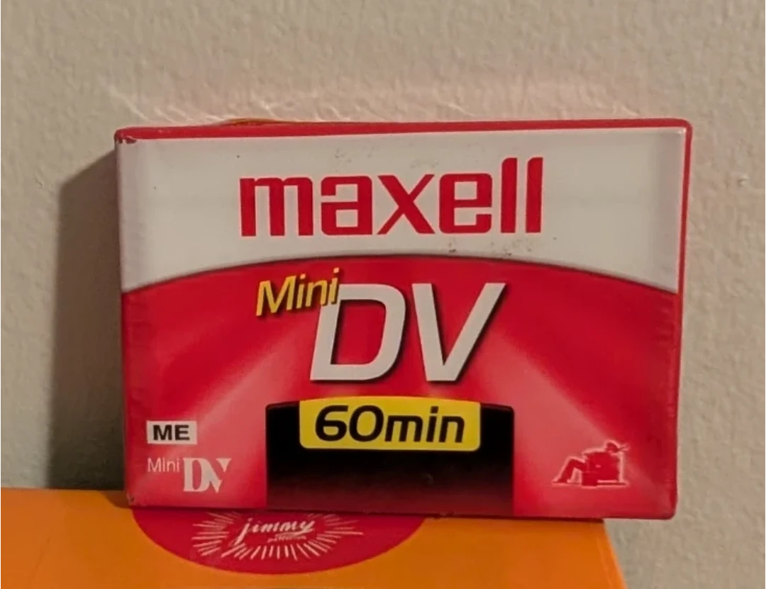 Maxell Mini DV 60 Min Cassette Tape