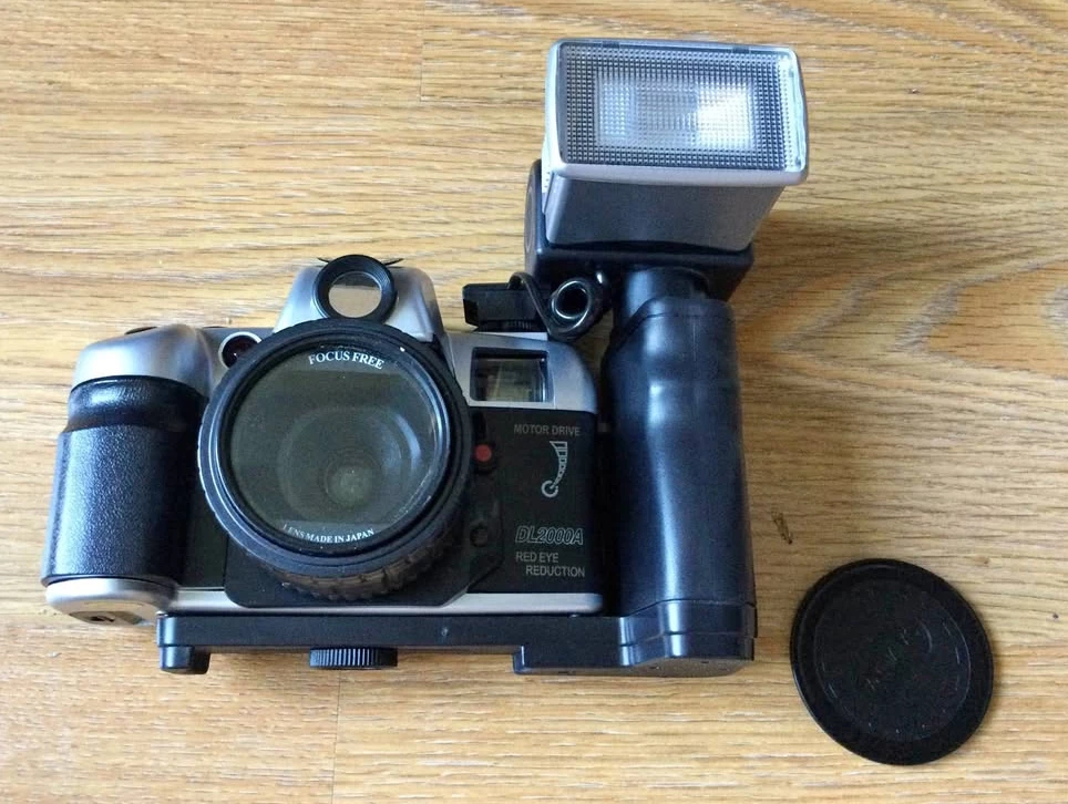 Olympia DL2000A 35mm Film Camera with Flash - photo 2
