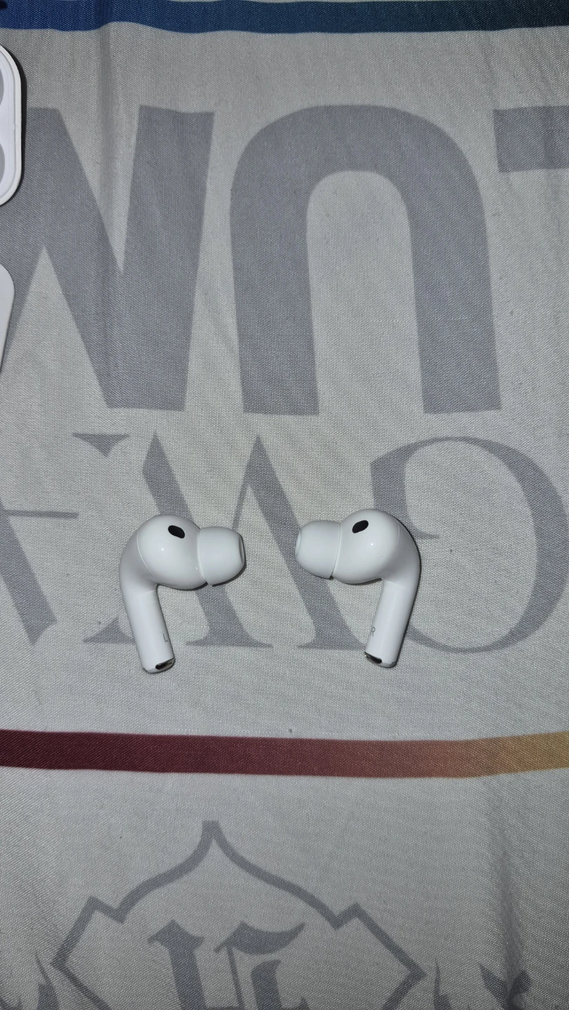 Apple AirPods Pro 3 (Knock Off) - photo 4