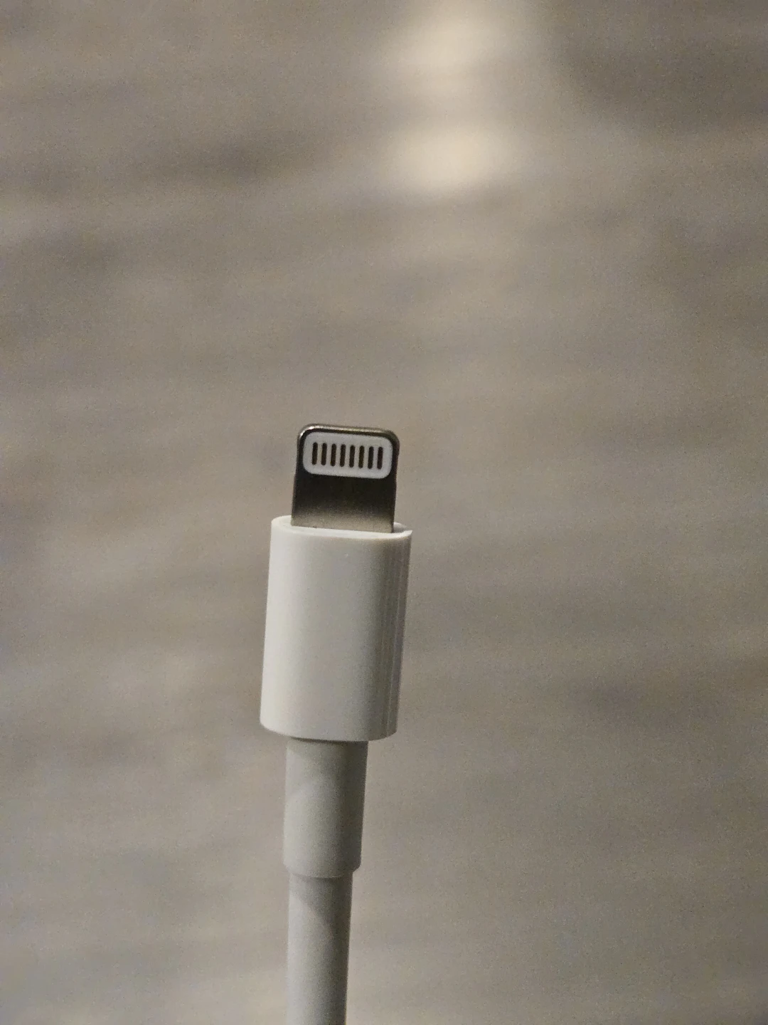 Apple Lightning to Digital AV Adapter - photo 4