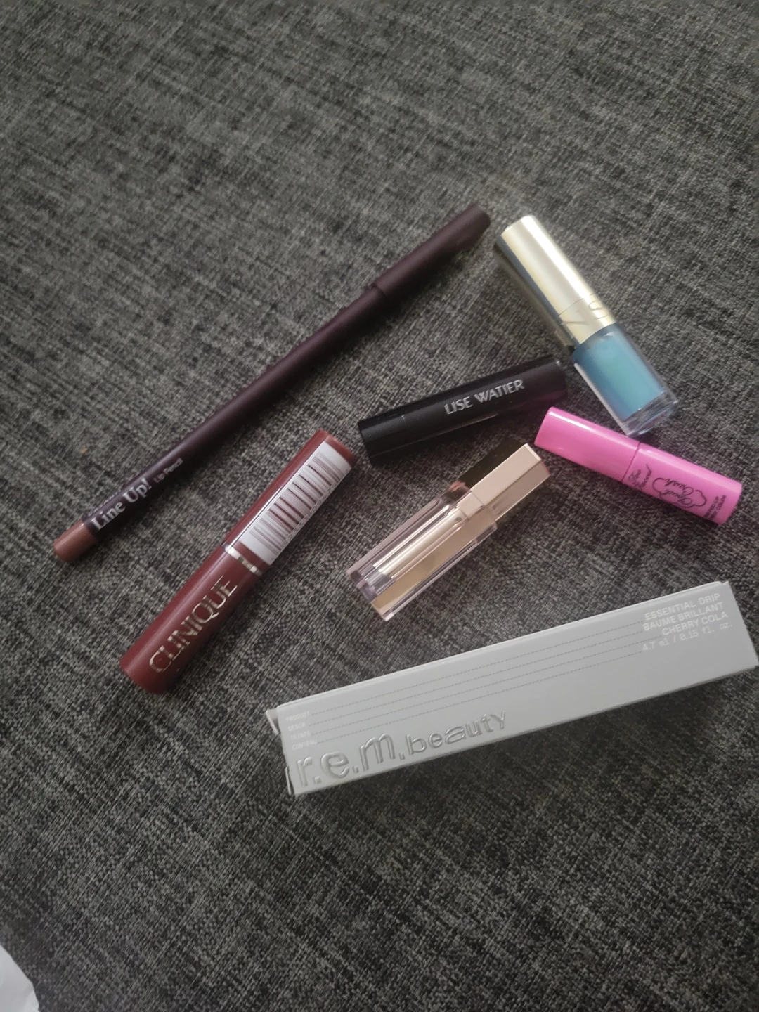 Clinique, Too Faced, r.e.m. Beauty Makeup Bundle - photo 2