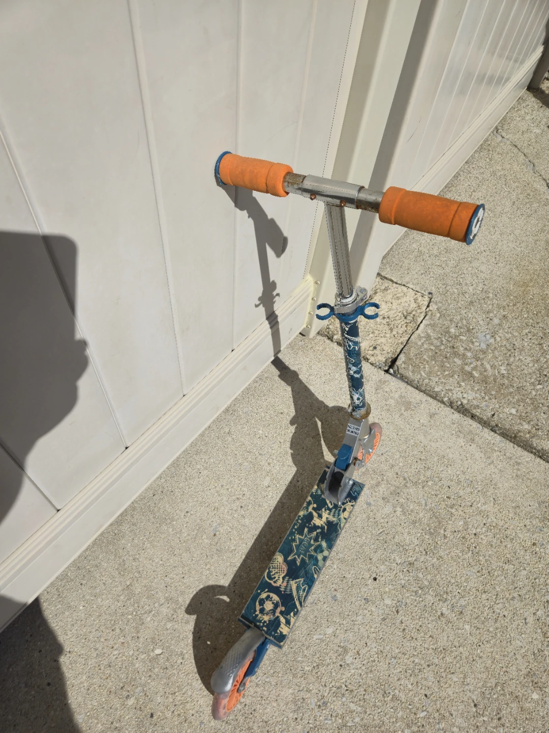 Kids Adjustable Folding Kick Metal Scooter with Light-Up Wheels