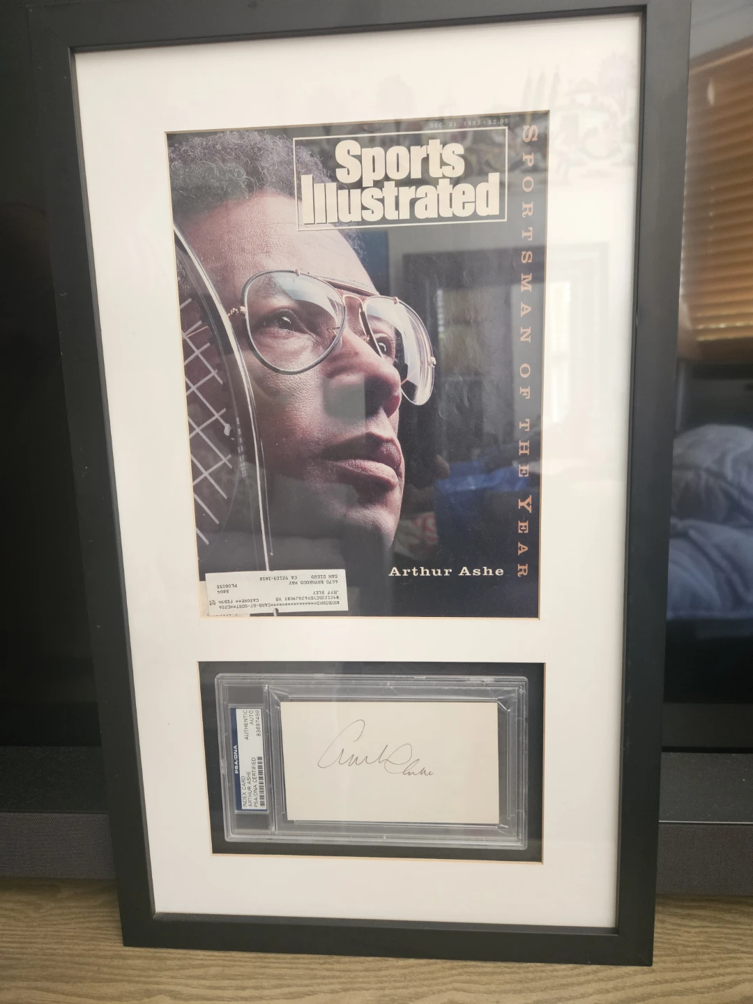 Framed Sports Illustrated Magazines with Autographed Cards - photo 2