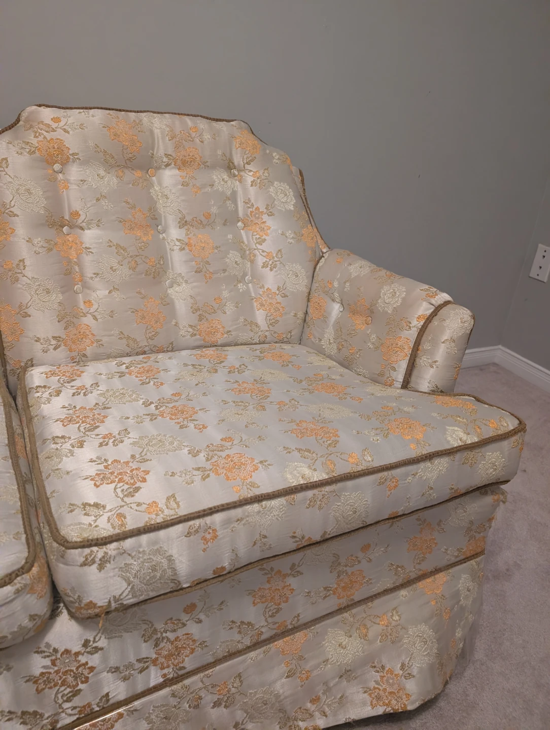 Vintage Floral Loveseat - photo 3