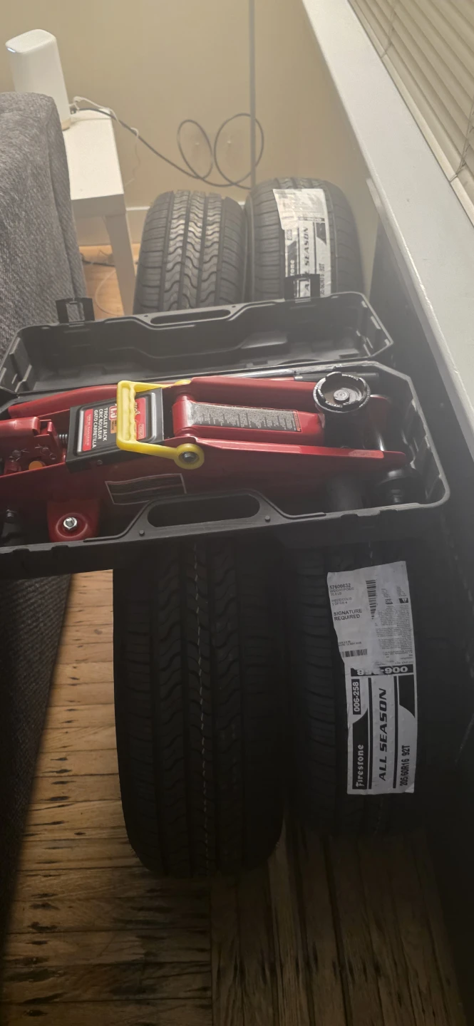 Brand new tires   205/ 60R16 and a 1/1/2 ton trolley  jack - photo 2
