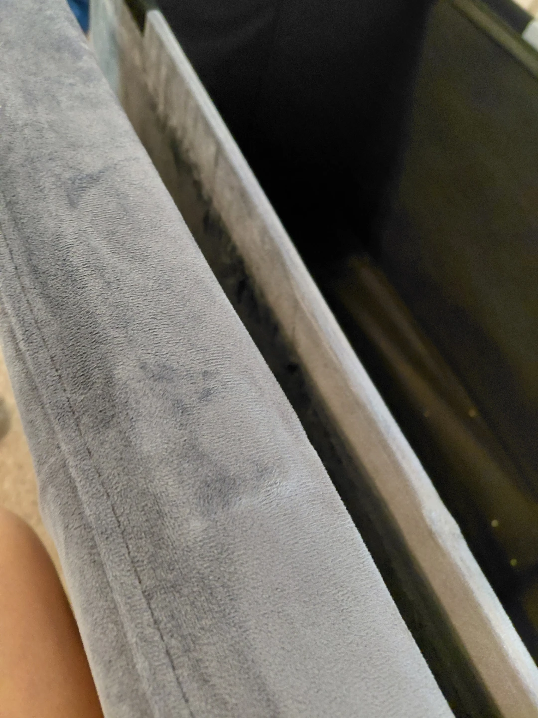Free velvet storage ottoman - photo 3