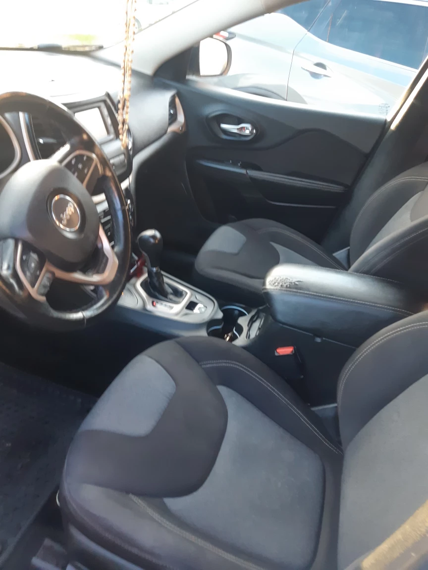 2015 White Jeep Cherokee sport - photo 3
