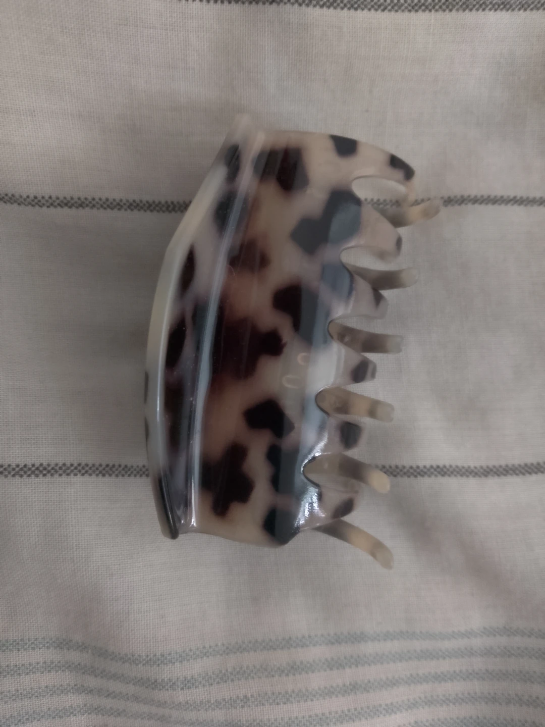 Tortoiseshell Pattern Hair Claw Clip 🏈