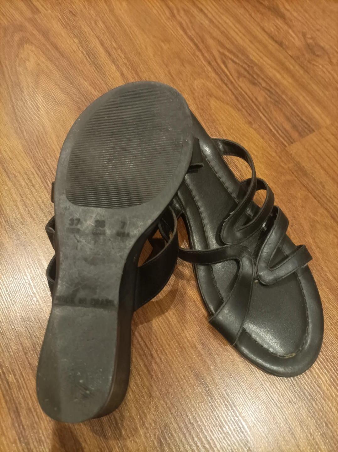 Jessica Sport black sandals size 7