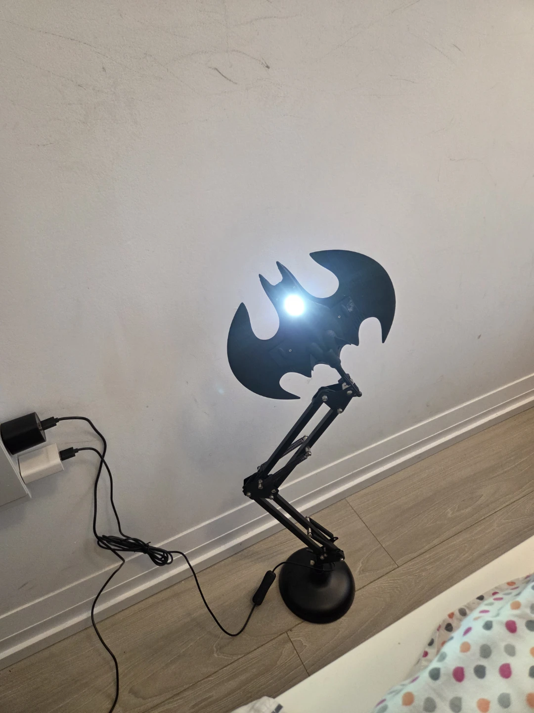 Batman Symbol Desk Lamp - photo 4