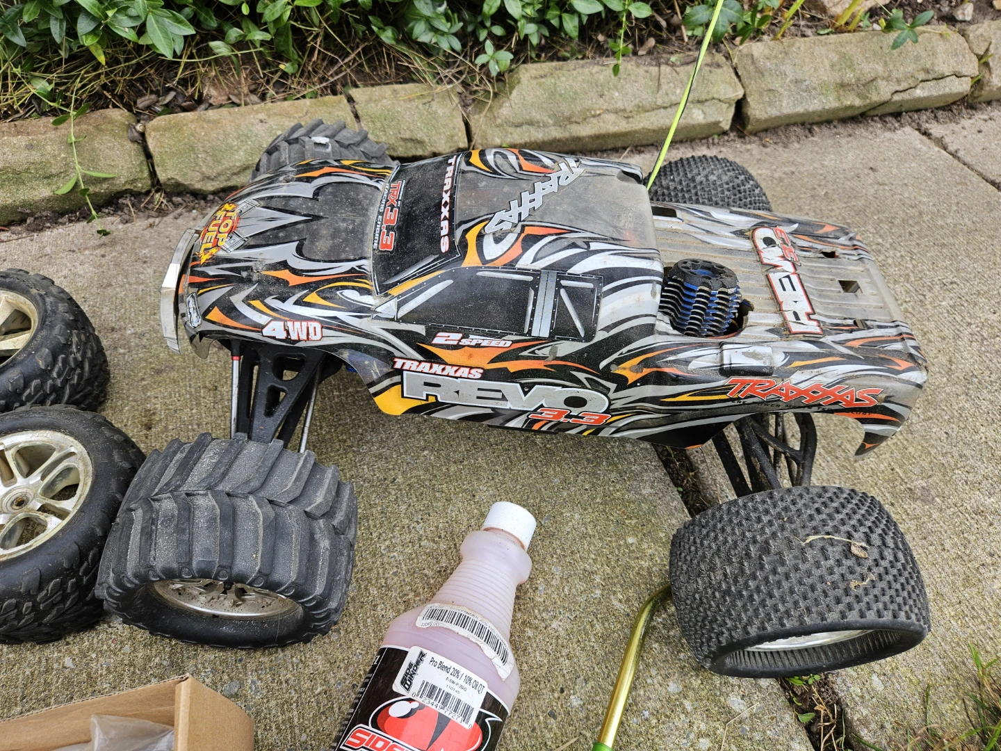 Traxxas Revo 3.3 RC Monster Truck Bundle - photo 5